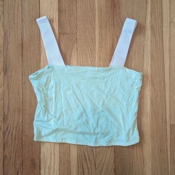 Emma & Sam mint green crop lounge top - Picture 1 of 4